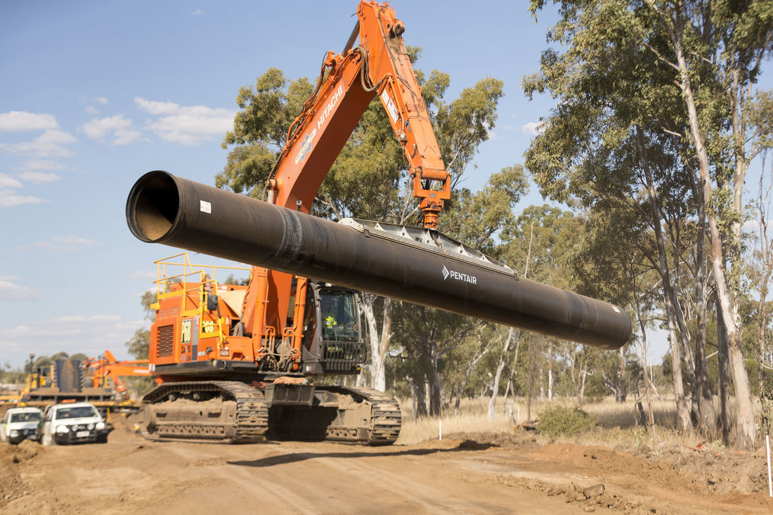 Sintakote steel pipeline installation